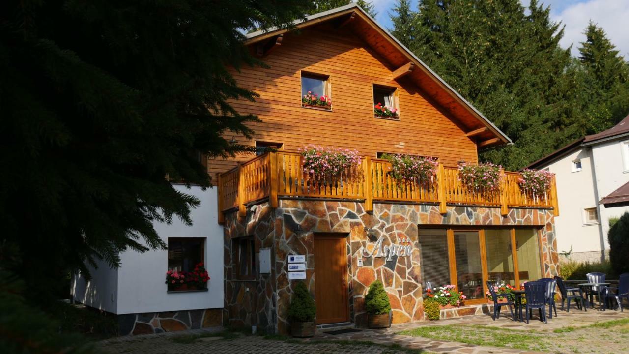 Pension Aspen Харачов Екстериор снимка